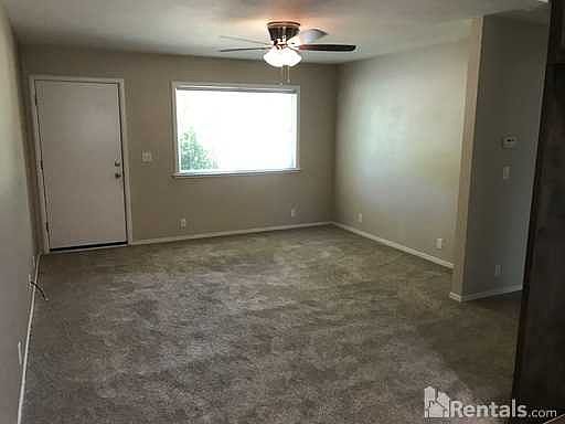 2nd image of 814 Kelly Way