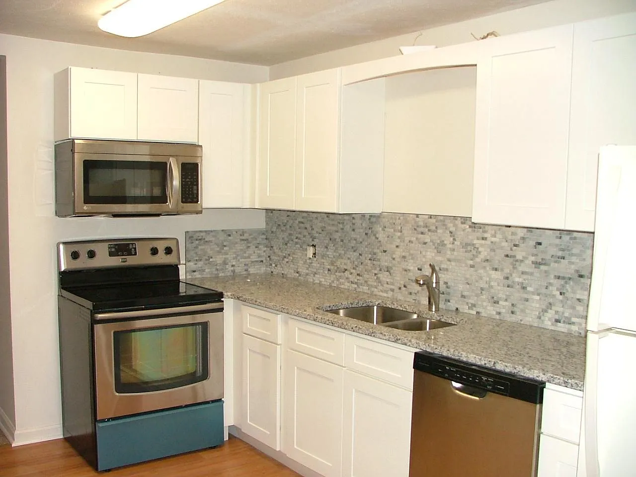 742 Meigs St — Photo 1
