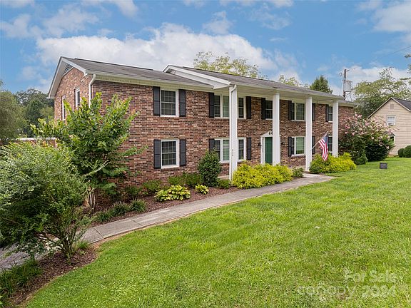3rd image of 530 Whispering Hills Dr APT 2