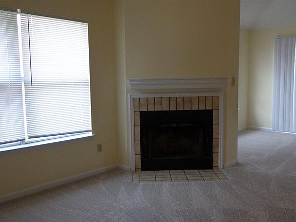 2nd image of 115 Willow Bluff Dr NW