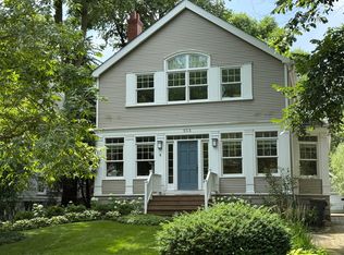 854 Ash St, Winnetka, IL 60093
