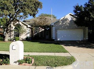 8621 Hightower Dr, North Richland Hills, TX 76182