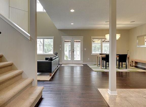 3rd image of 4132 Foxglove Ave N