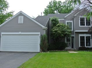 631 Anderson Dr, Lake In The Hills, IL 60156
