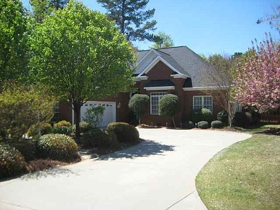 2nd image of 142 Bradford Crossing Dr
