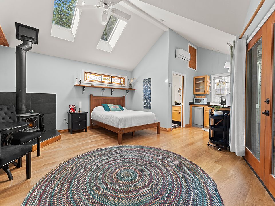 Tall vaulted ceilings make the place feel big and cozy at the same time.
