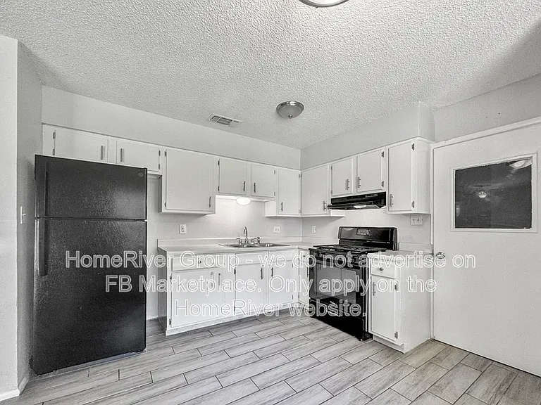 439 Bridgit Dr — Photo 3