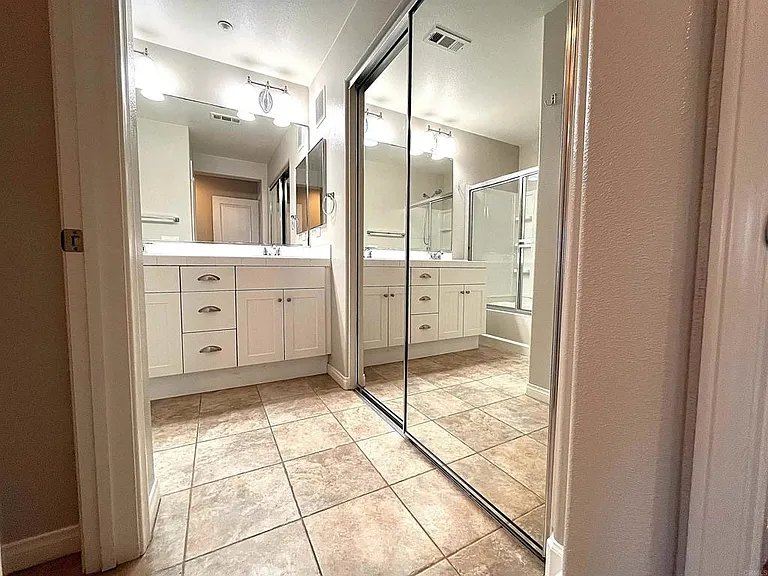 820 Harbor Cliff Way #260 — Photo 18