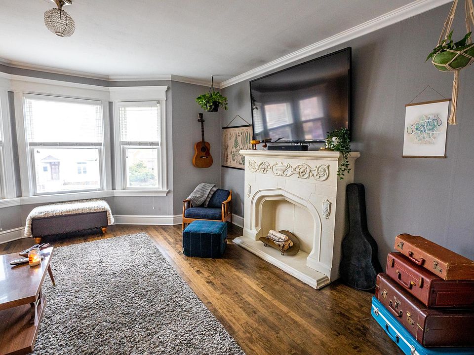 1st image of 3509 W Wrightwood Ave #2F