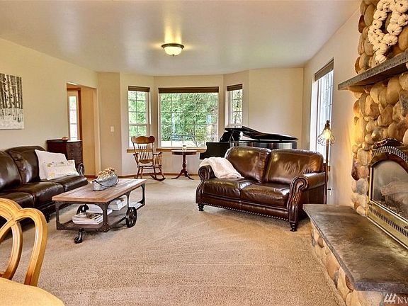 5th image of 10221 174th Ave NE