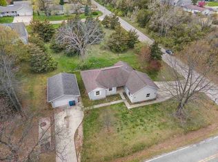 101 Bingham Dr, Brooklyn, MI 49230