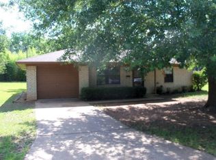 124 Blanton Rd, Palestine, TX 75803