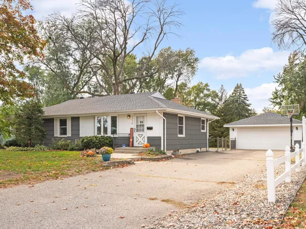 9318 Elliot Ave S, Bloomington, MN 55420