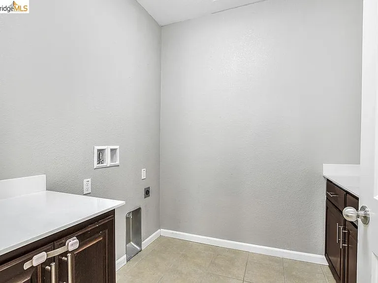 1354 Portofino Dr — Photo 25