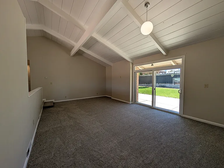1261 Gloria Dr — Photo 10