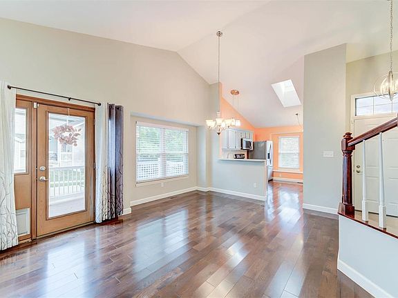 4th image of 2066 King Arthur Ct