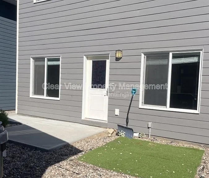 114 Sunridge Blvd W #2 — Photo 1