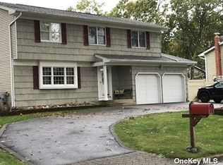 15 Marfo Ln, Centereach, NY 11720