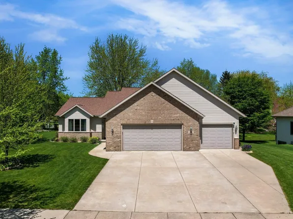 808 Chickadee Dr, Cambridge, WI 53523