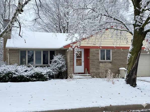 605 Newton Ave, Sault Sainte Marie, MI 49783