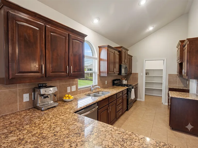 11813 Sundog Way — Photo 7