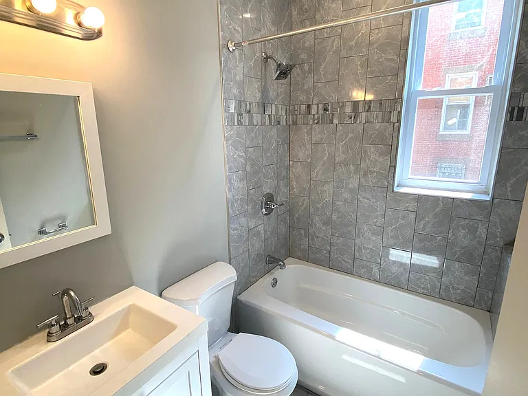 1229 W Porter St #1 — Photo 6