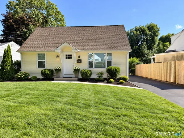 34 Winslow Drive, West Haven, CT 06516