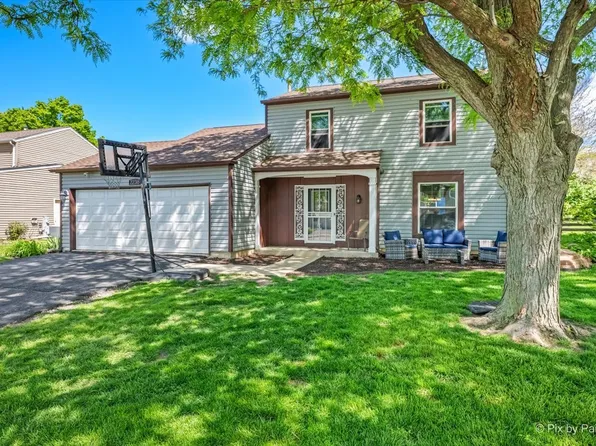 2238 Highfield Ln, Aurora, IL 60504