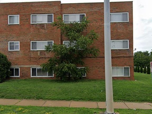 2nd image of 4053 Warrensville Center Rd #C4