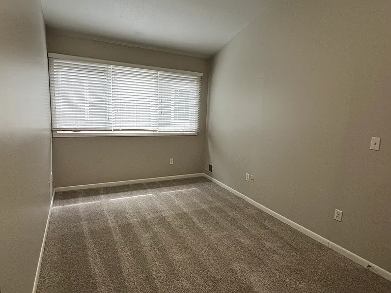 458 Village Oaks Ct — Photo 10