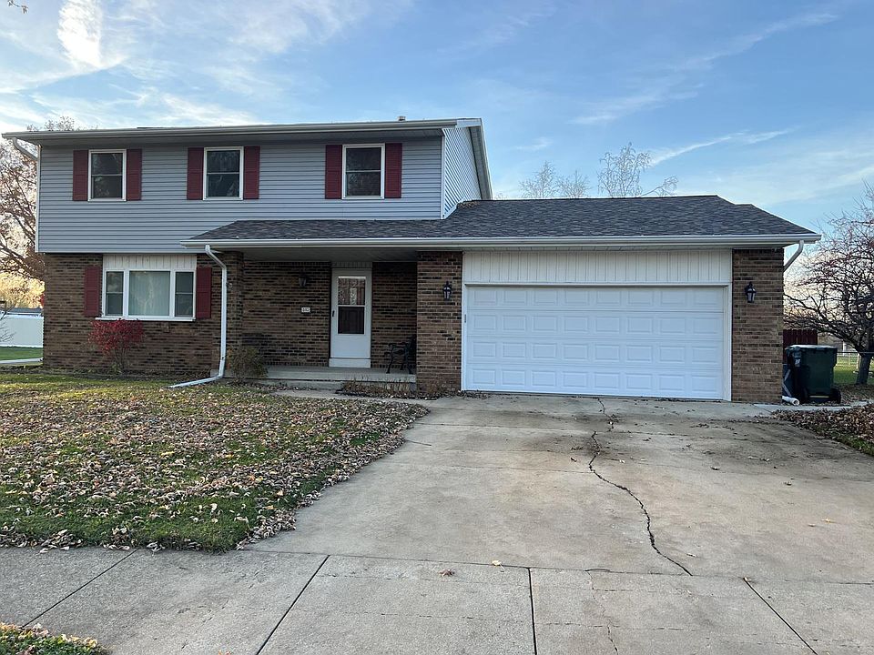 1st image of 810 Greenridge Dr