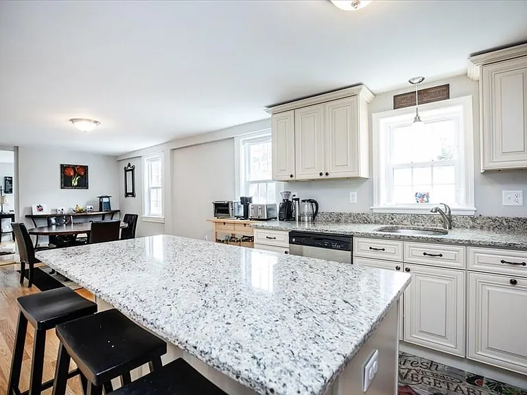 180 Concord St #1 — Photo 5