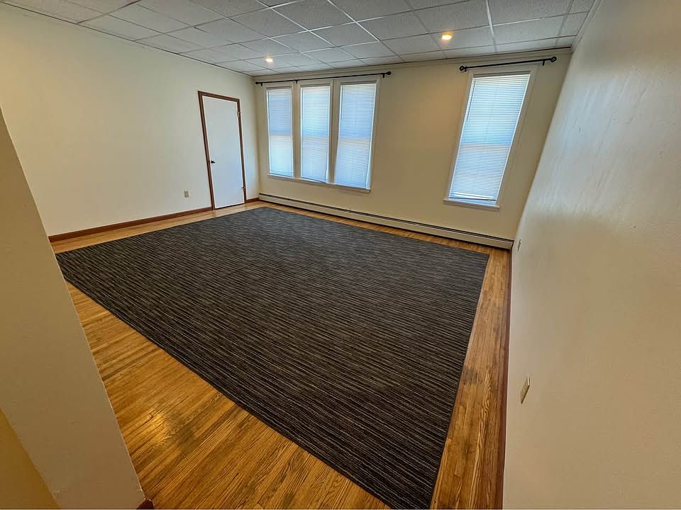 1st image of 133 E Main St APT 1