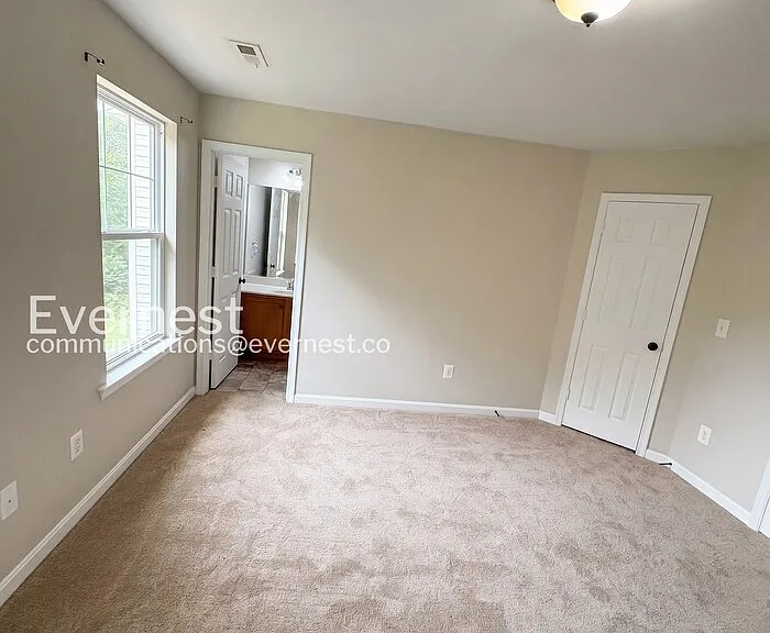 2342 Silver Fox Way — Photo 8