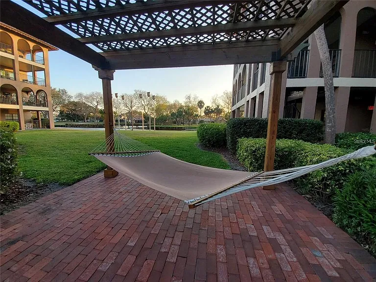 6100 Gulfport Blvd S #102 — Photo 23