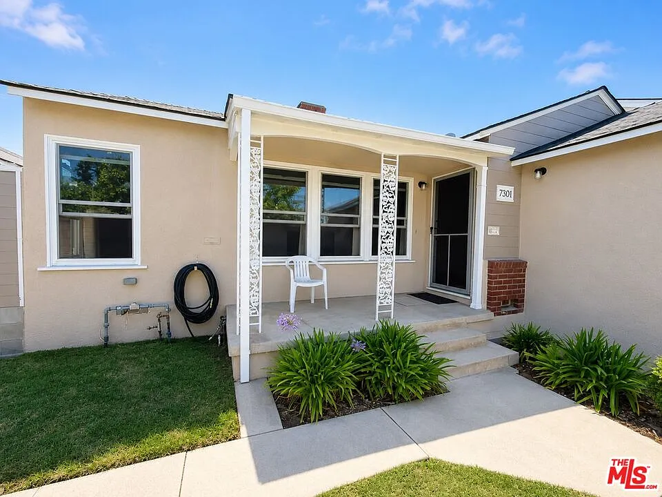 3 bed, 1.5 bath, 1150 sqft, $5,000 — Photo 2