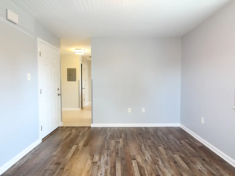140 Moffatt Ave #4 — Photo 9