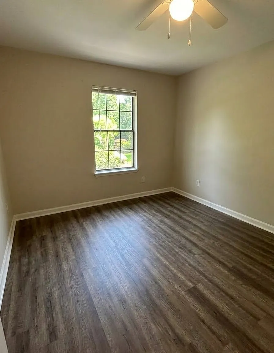 815 Durham Xing — Photo 3