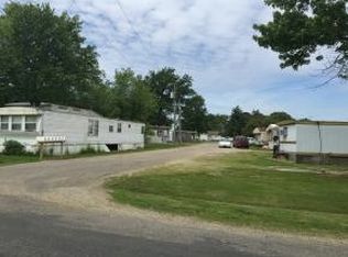 801 Lucky Dr, Altamont, IL 62411