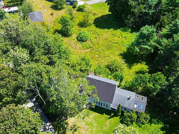 3rd image of 27 Flat Hill Rd