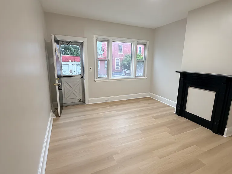 337 Woodland St — Photo 6