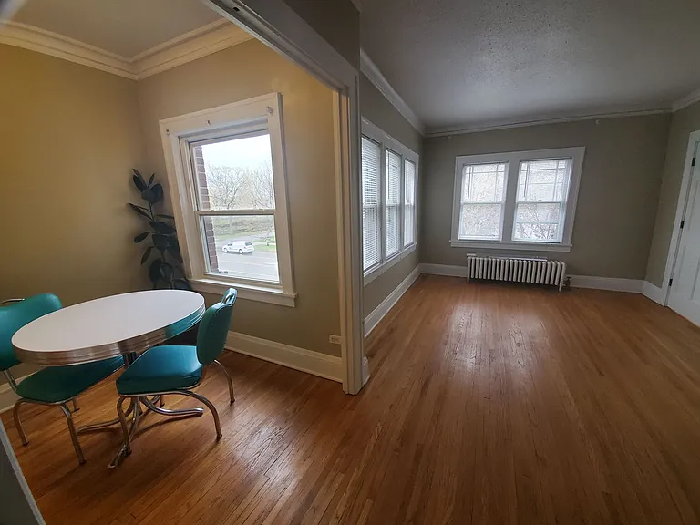 180 Lexington Parkway So. - Edgecumbe Court — Photo 3