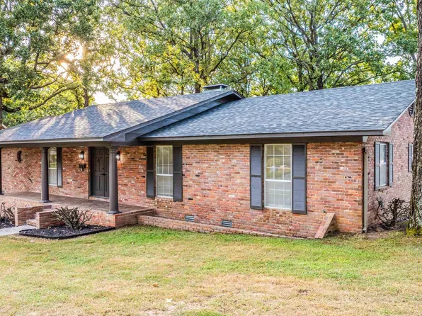 7000 Comanche Dr, N Little Rock, AR 72116