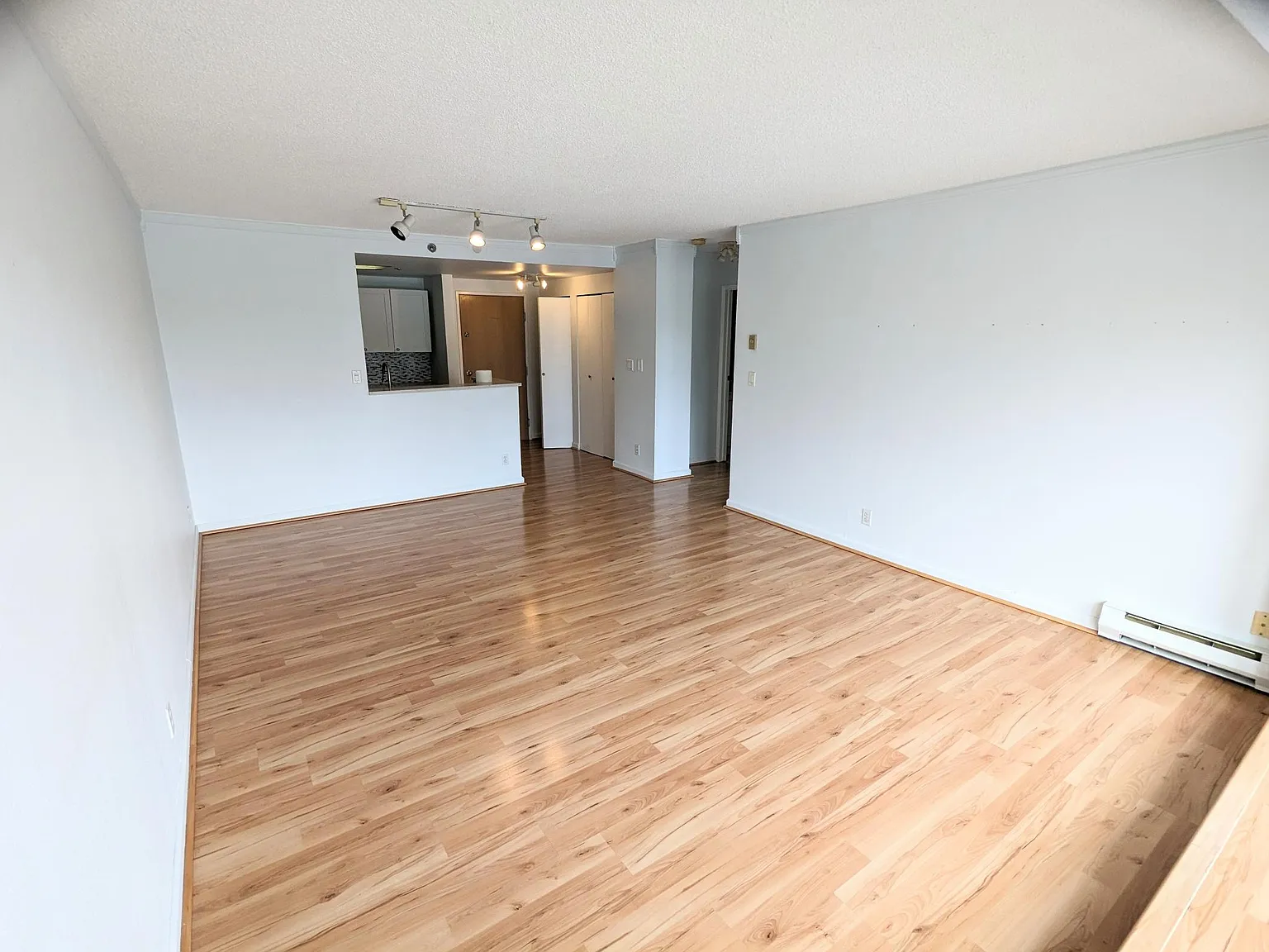 1 bed, 661 sqft, $2,299 — Photo 2