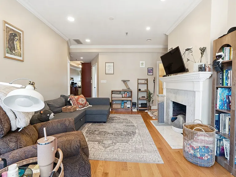Hinman Court Condos — Photo 26