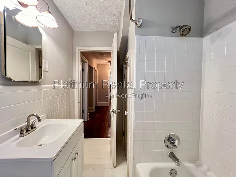 428 E Side Ave SE — Photo 16