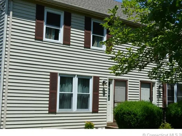129 Liberty St, Clinton, CT 06413