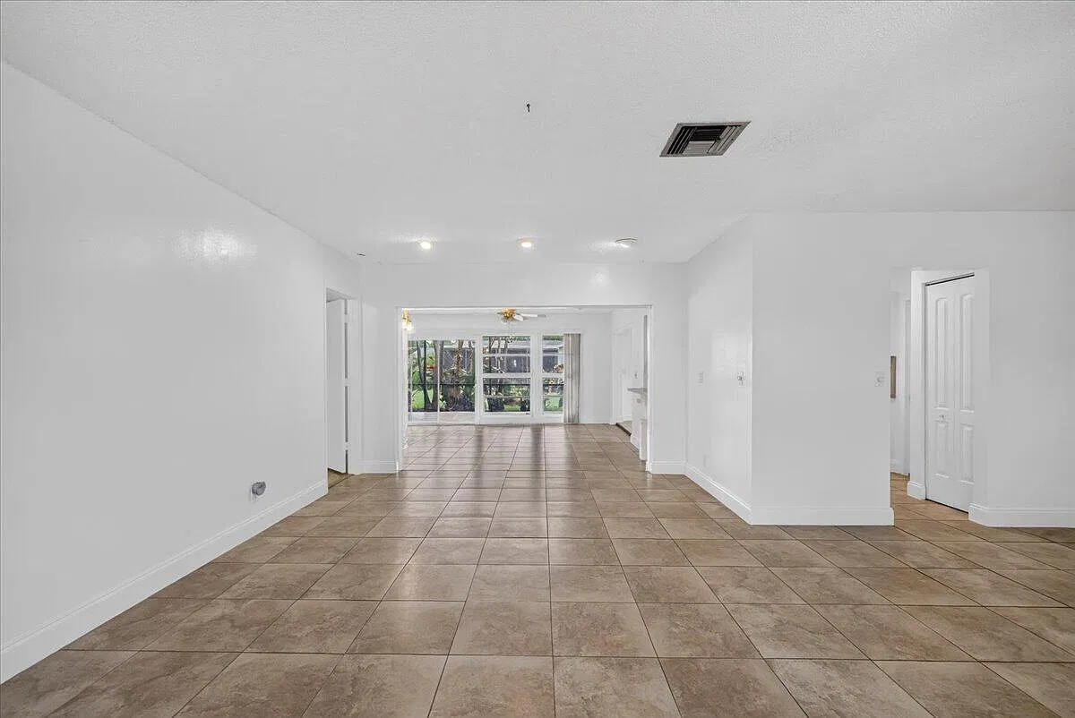 2 bed, 2.0 bath, 1330 sqft, $2,750 — Photo 3
