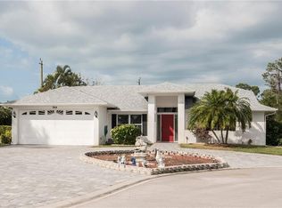 759 Charlemagne Ct, Naples, FL 34112