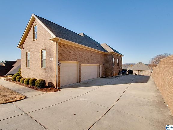 4th image of 117 Rainbow Glen Cir